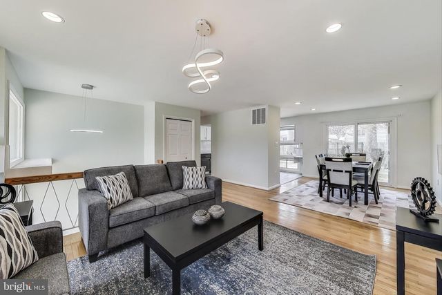 14316 WOODCREST DR, Rockville, MD 20853