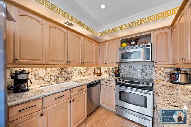 1985 S Ocean Drive Pha, Hallandale Beach, FL 33009