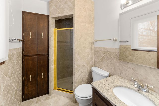 449 Regent Rd, Salina, KS 67401