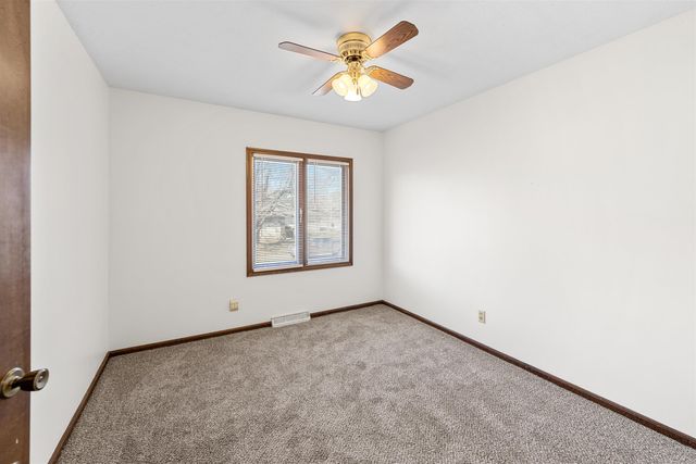 449 Regent Rd, Salina, KS 67401