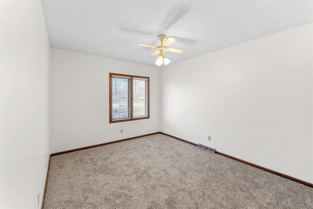 449 Regent Rd, Salina, KS 67401