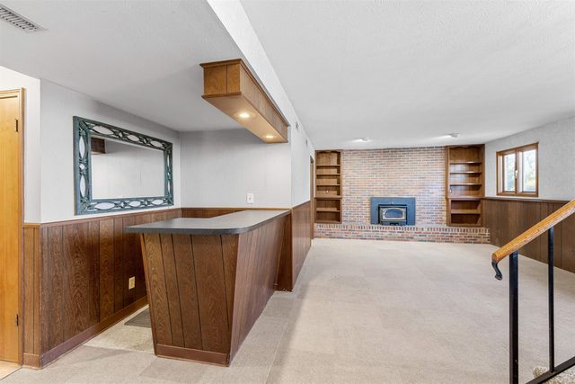 449 Regent Rd, Salina, KS 67401