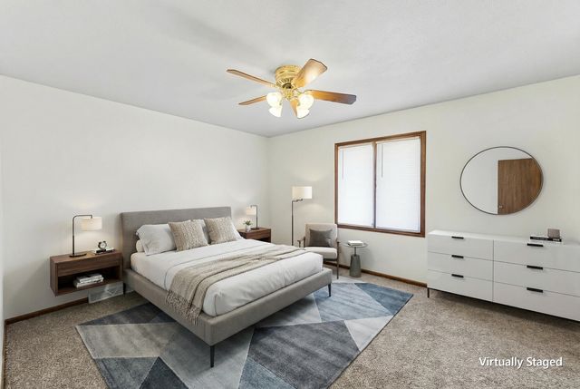 449 Regent Rd, Salina, KS 67401