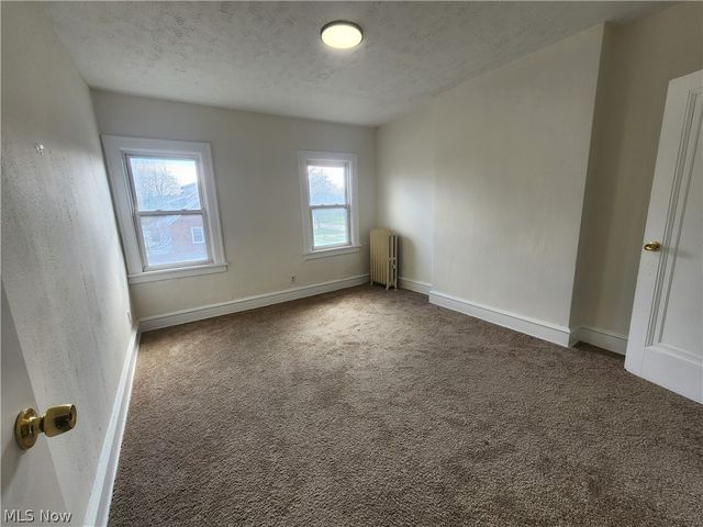2060 Rossmoor Road, Cleveland Heights, OH 44118