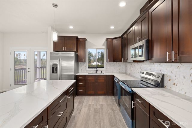 107 Winwood Ln, Winlock, WA 98596