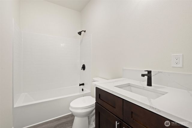 107 Winwood Ln, Winlock, WA 98596