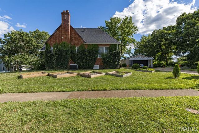 402 S 5th Street, De Soto, MO 63020