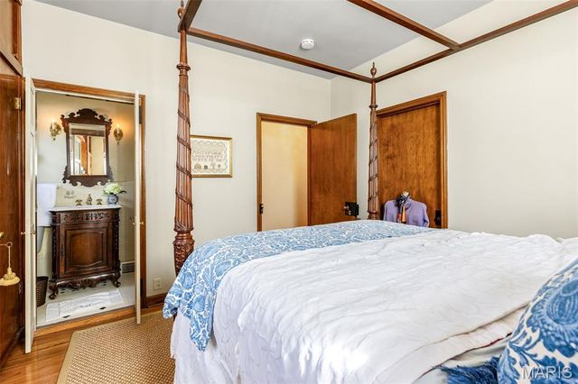 402 S 5th Street, De Soto, MO 63020