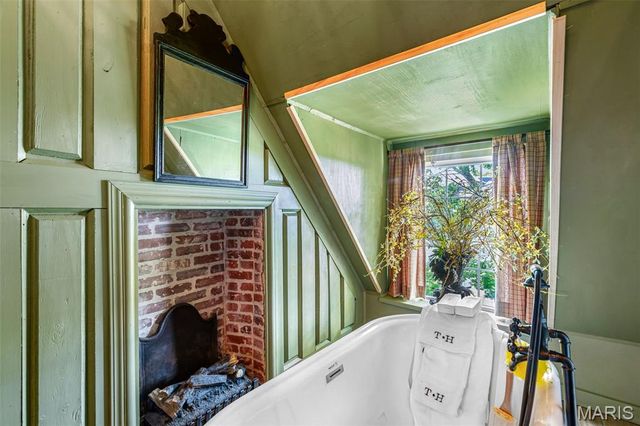 402 S 5th Street, De Soto, MO 63020