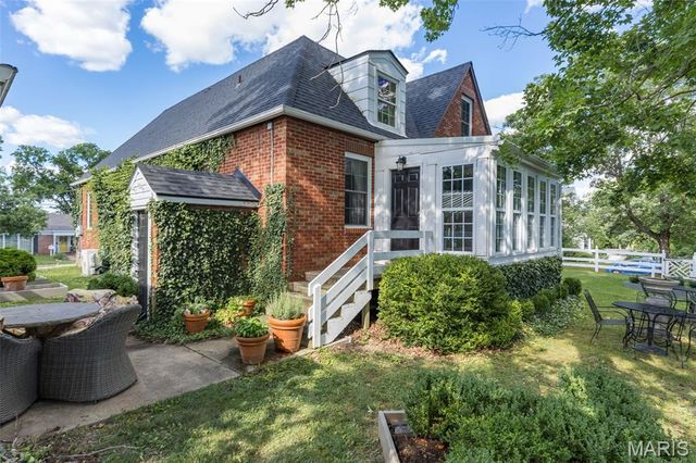 402 S 5th Street, De Soto, MO 63020