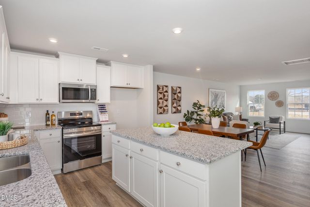 101 Johnson Ridge Way, Four Oaks, NC 27524