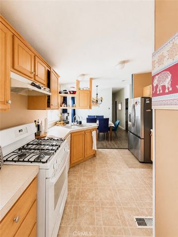 7560 Woodman 134, Van Nuys, CA 91405