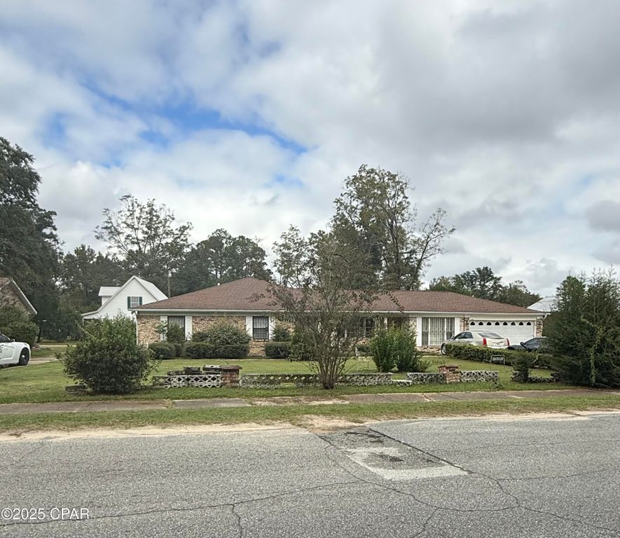 1224 Church Avenue, Chipley, FL 32428