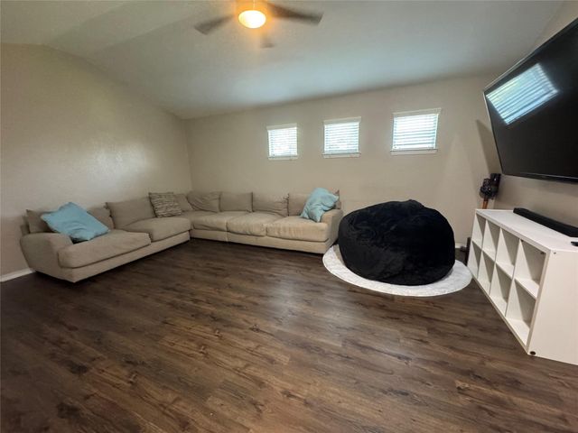 8415 Clover Leaf Drive, Rosenberg, TX 77469