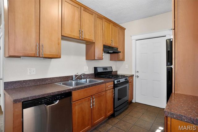 6812 Bartmer Avenue, St Louis, MO 63130