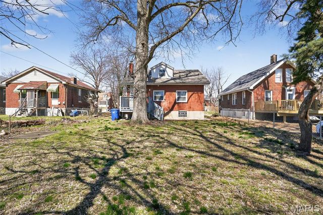 6812 Bartmer Avenue, St Louis, MO 63130