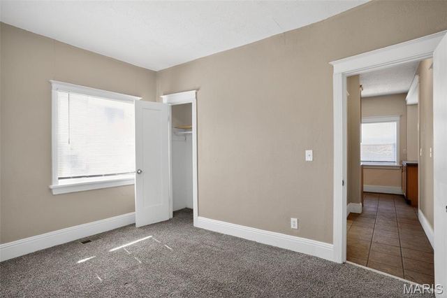 6812 Bartmer Avenue, St Louis, MO 63130