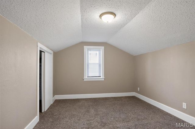 6812 Bartmer Avenue, St Louis, MO 63130