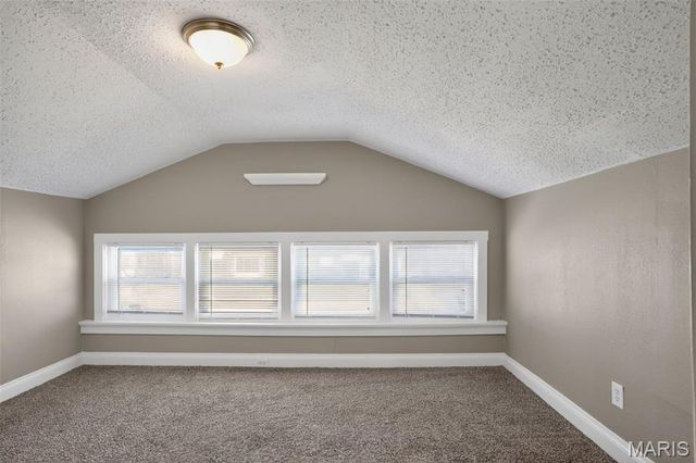 6812 Bartmer Avenue, St Louis, MO 63130