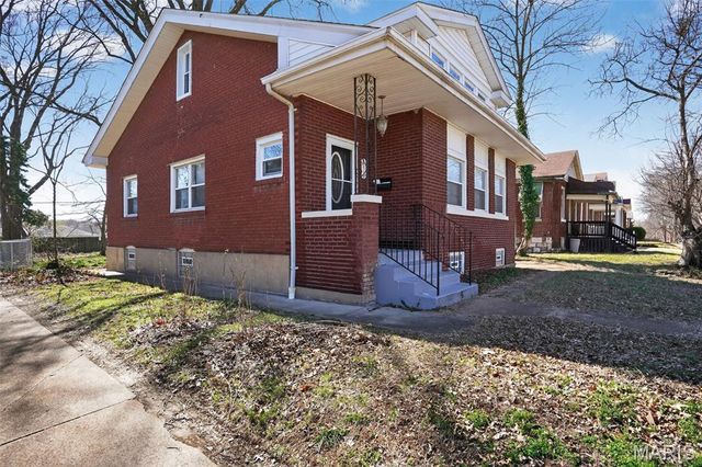 6812 Bartmer Avenue, St Louis, MO 63130