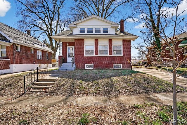 6812 Bartmer Avenue, St Louis, MO 63130