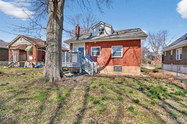 6812 Bartmer Avenue, St Louis, MO 63130