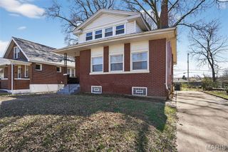 6812 Bartmer Avenue, St Louis, MO 63130