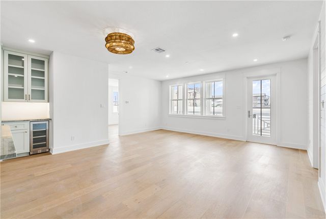 136 W Cotter Ave 5, Port Aransas, TX 78373