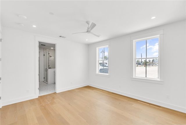 136 W Cotter Ave 5, Port Aransas, TX 78373