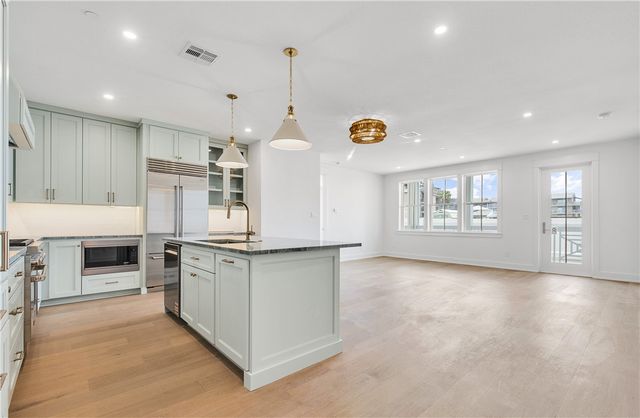 136 W Cotter Ave 5, Port Aransas, TX 78373