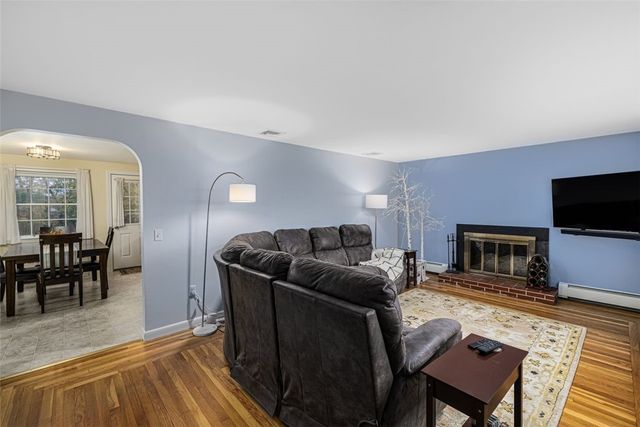 128 Old River Road, Lincoln, RI 02865