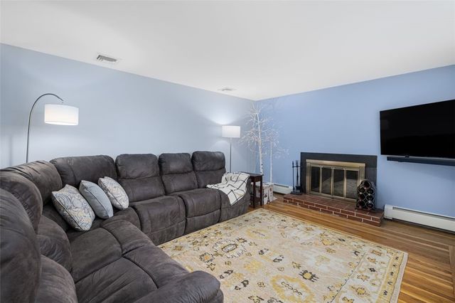 128 Old River Road, Lincoln, RI 02865