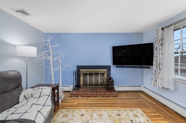 128 Old River Road, Lincoln, RI 02865