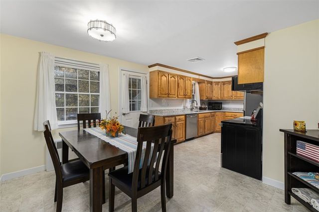 128 Old River Road, Lincoln, RI 02865