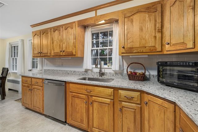 128 Old River Road, Lincoln, RI 02865