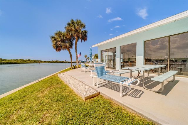 1 WINDRUSH BOULEVARD 63, Indian Rocks Beach, FL 33785