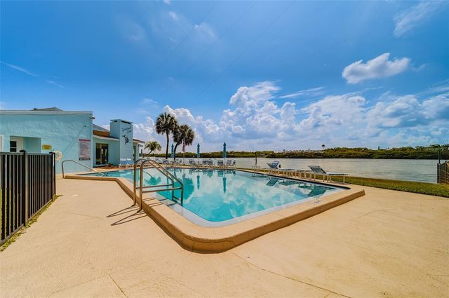 1 WINDRUSH BOULEVARD 63, Indian Rocks Beach, FL 33785