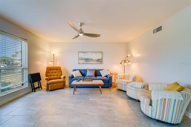 1 WINDRUSH BOULEVARD 63, Indian Rocks Beach, FL 33785