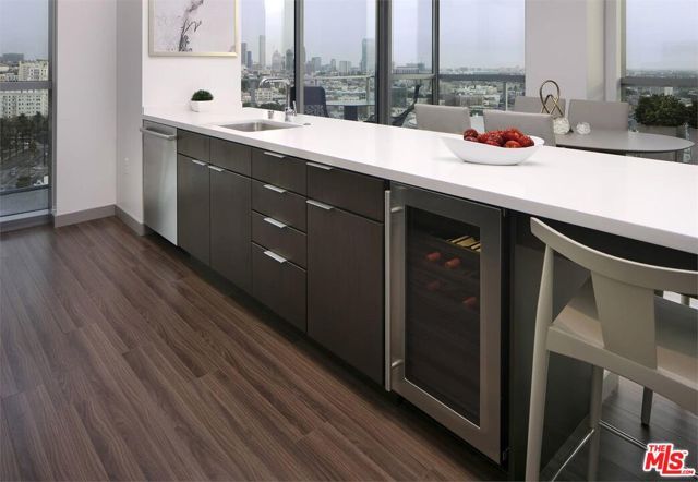 3033 Wilshire Avenue PH1705, Los Angeles, CA 90010
