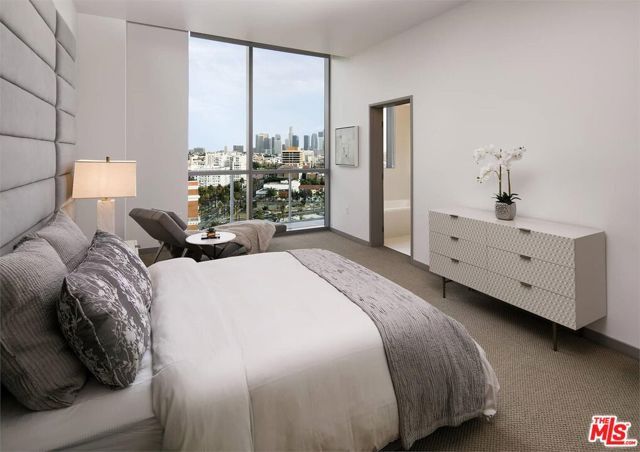 3033 Wilshire Avenue PH1705, Los Angeles, CA 90010