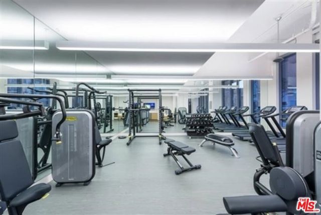 3033 Wilshire Avenue PH1705, Los Angeles, CA 90010