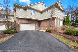 3828 PINE LAKE KNOLL Drive, West Bloomfield Charter Township, MI 48324