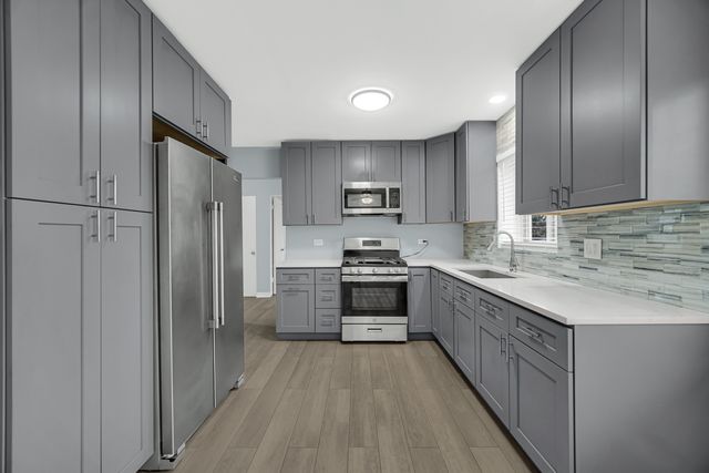 3725 N Harlem Avenue F, Chicago, IL 60634