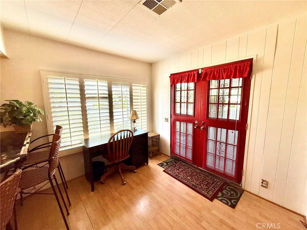 Image 13 of property listing at 7501 Palm 100, Yucca Valley, CA 92284