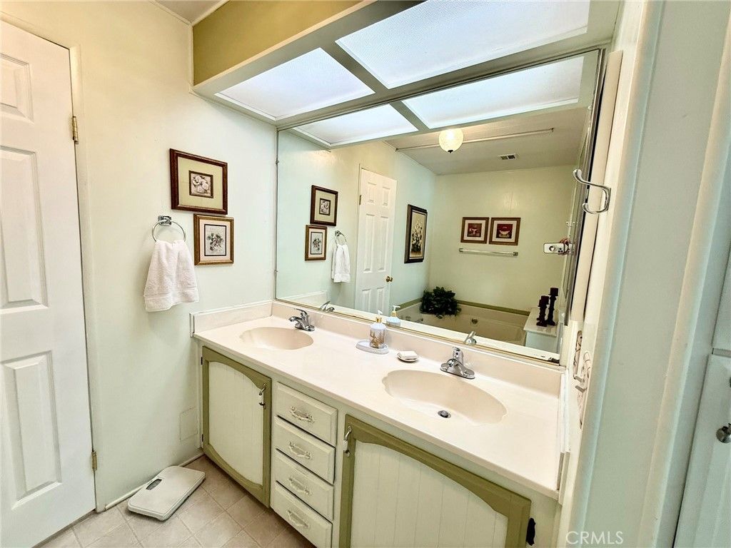 Image 16 of property listing at 7501 Palm 100, Yucca Valley, CA 92284