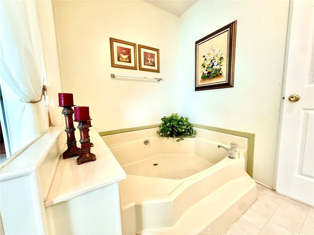 Image 17 of property listing at 7501 Palm 100, Yucca Valley, CA 92284