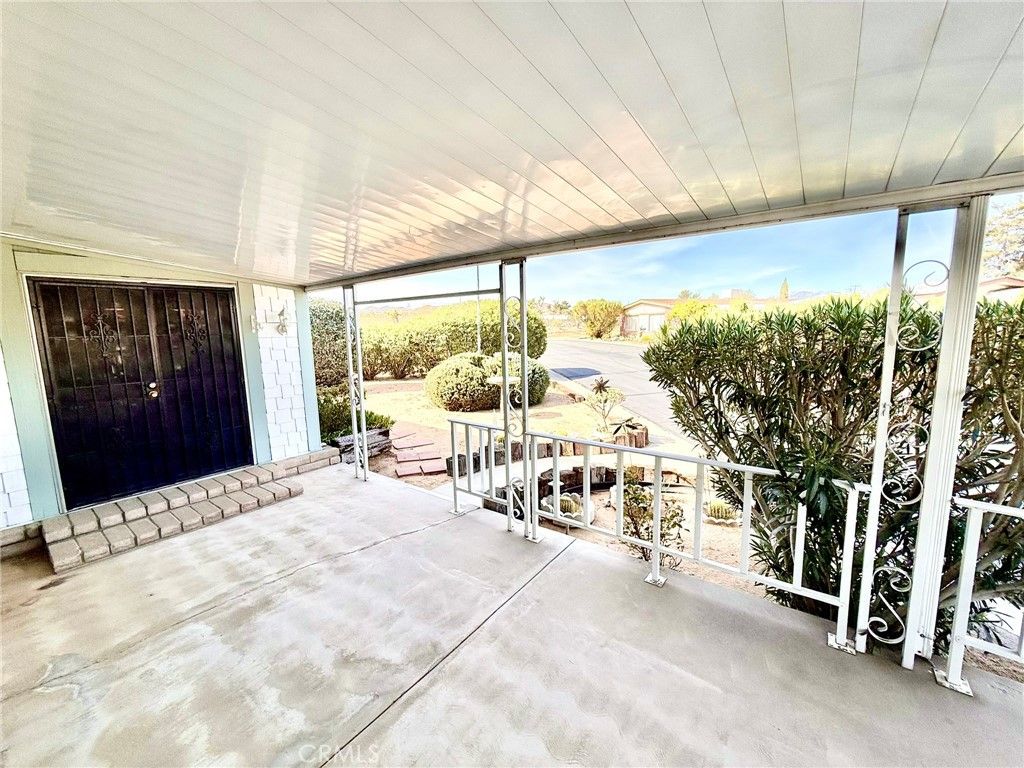 Image 27 of property listing at 7501 Palm 100, Yucca Valley, CA 92284