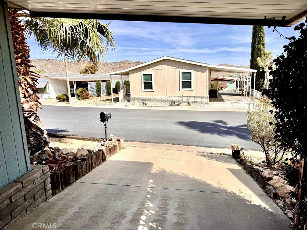 Image 29 of property listing at 7501 Palm 100, Yucca Valley, CA 92284