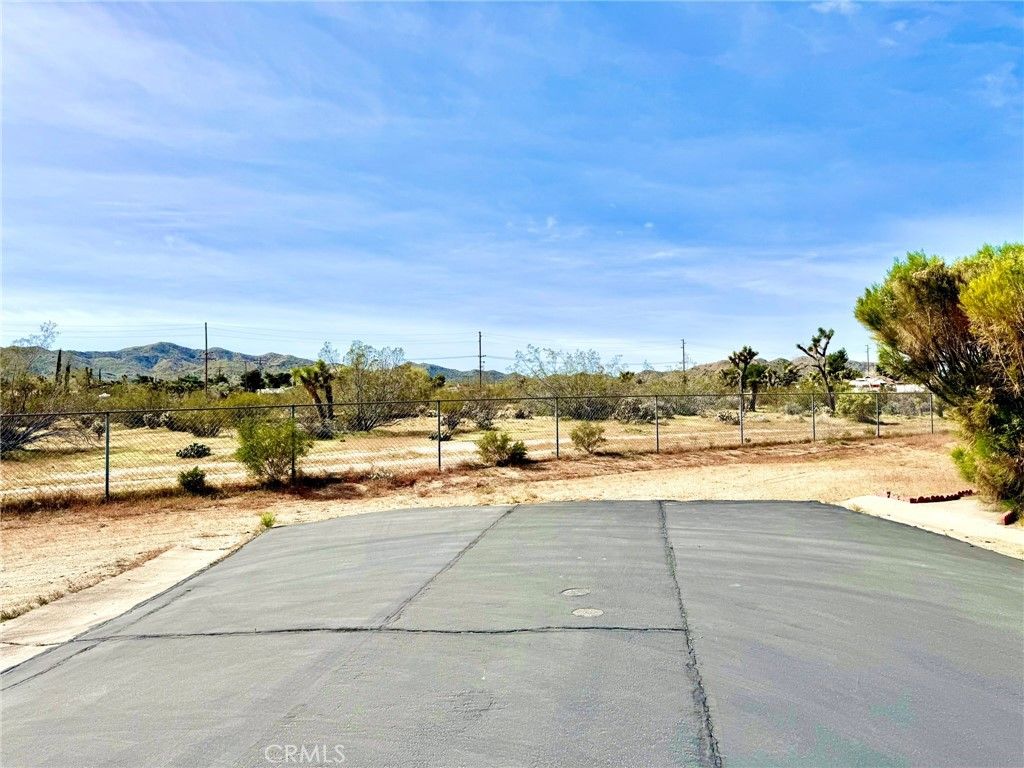 Image 35 of property listing at 7501 Palm 100, Yucca Valley, CA 92284