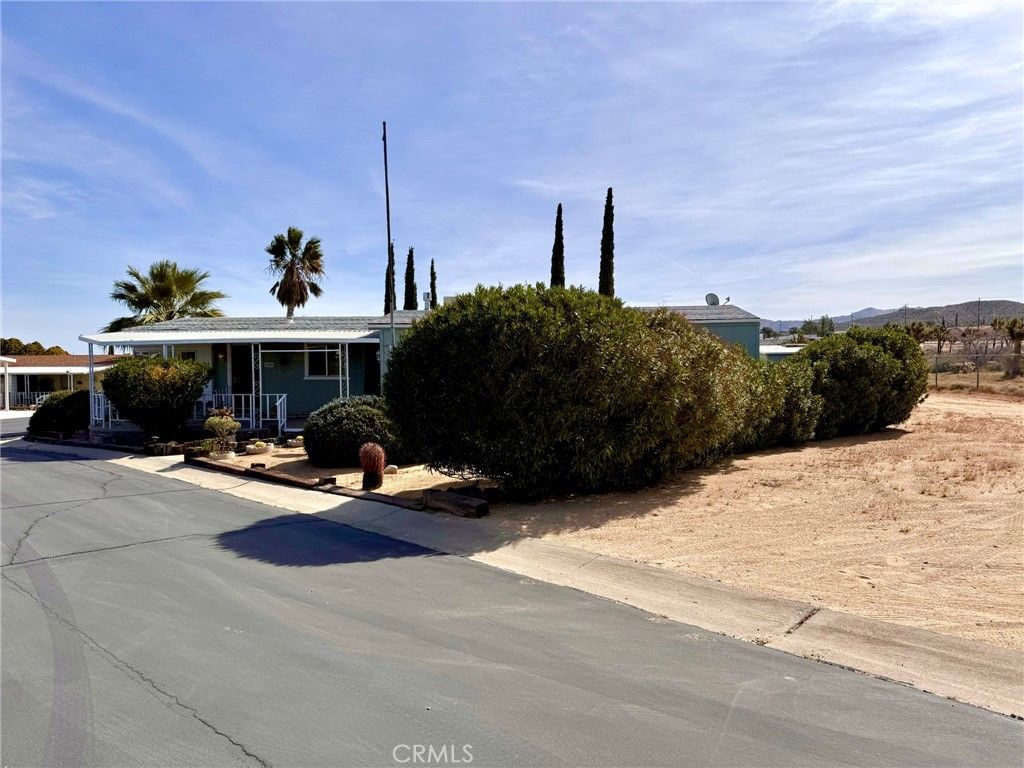Image 36 of property listing at 7501 Palm 100, Yucca Valley, CA 92284